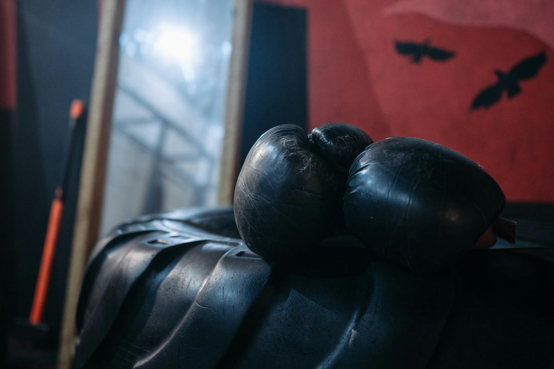 Leather vs. Synthetic Boxing Gloves: The Puncher’s Dilemma You’re Probably Overlooking